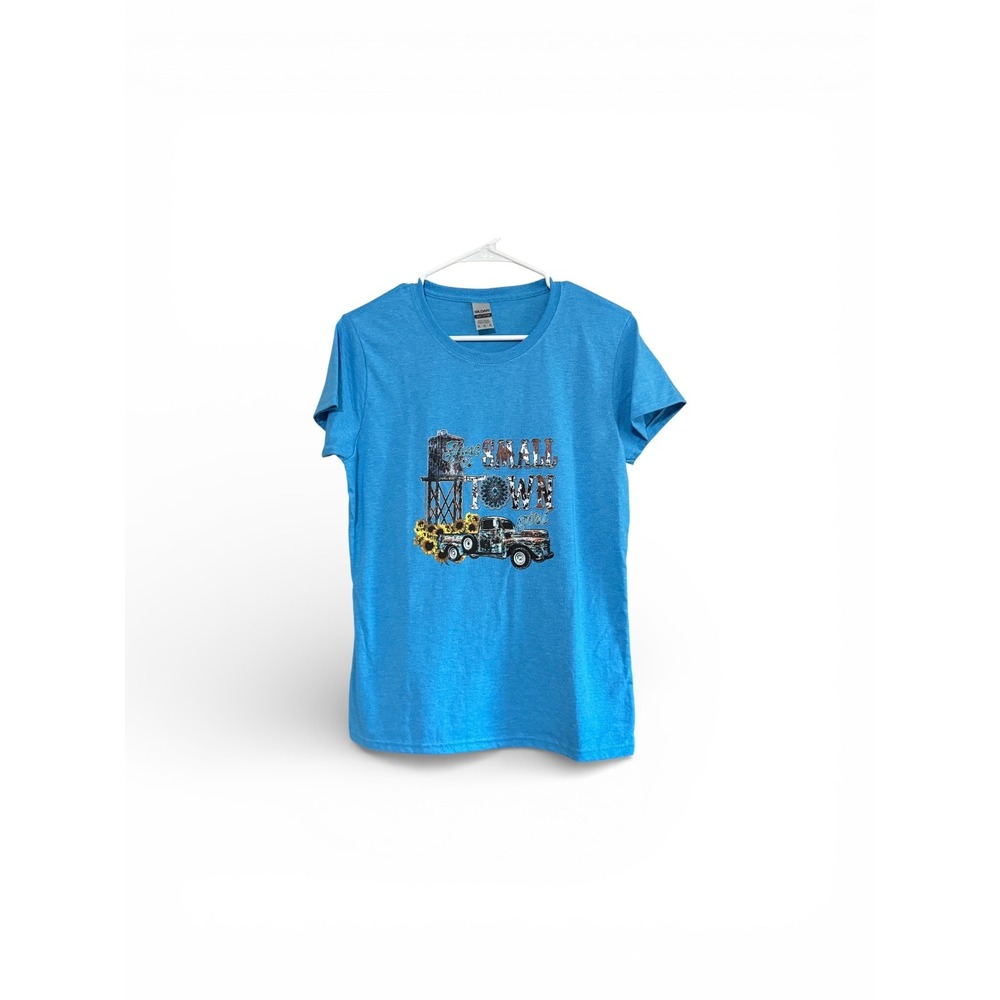 Gildan Heavy Cotton Small Town Girl Graphic T-Shirt Blue‎ Womens Medium M